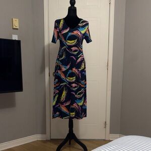 Plus Size Vibrant Navy Blue Midi Dress – Electric Pleated Satin-Like Fabric